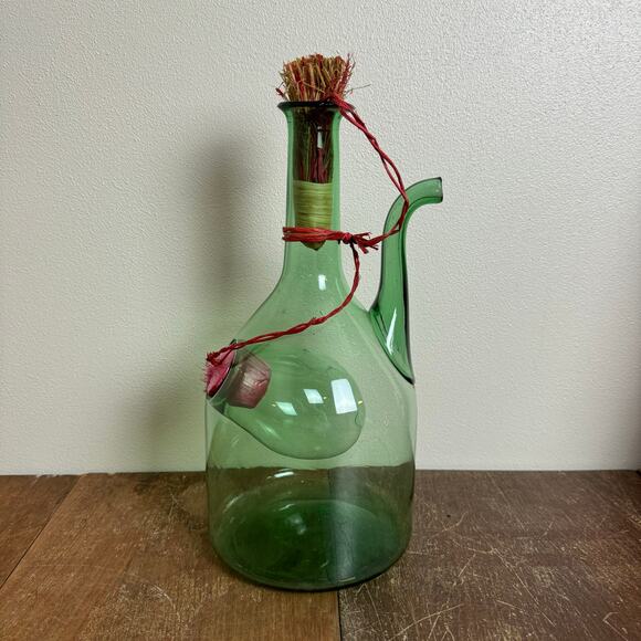 Green‎ Glass Wine Decanter Jug Vintage Italian Hand Blown Ice Chamber Terrarium - Picture 1 of 11